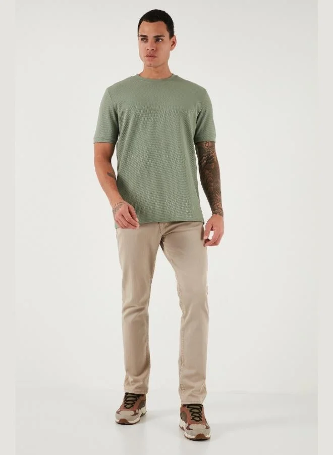 بوراتي تيشيرت رجالي بياقة دائرية بقصة ضيقة من قطن سترتش من بوراتي